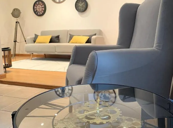 شقة The Clock House